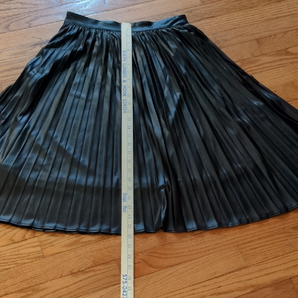 NWOT! Grace Elements Shiny Black Pleated Leather Look A-Line Skirt Size Medium - Picture 11 of 12